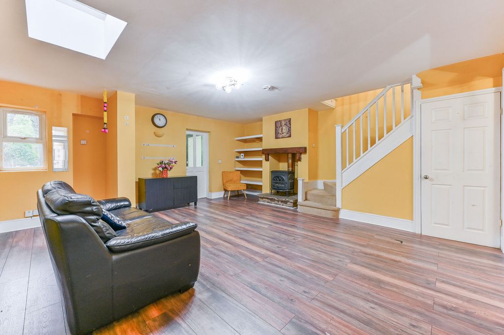 Property photo 1 of 22
