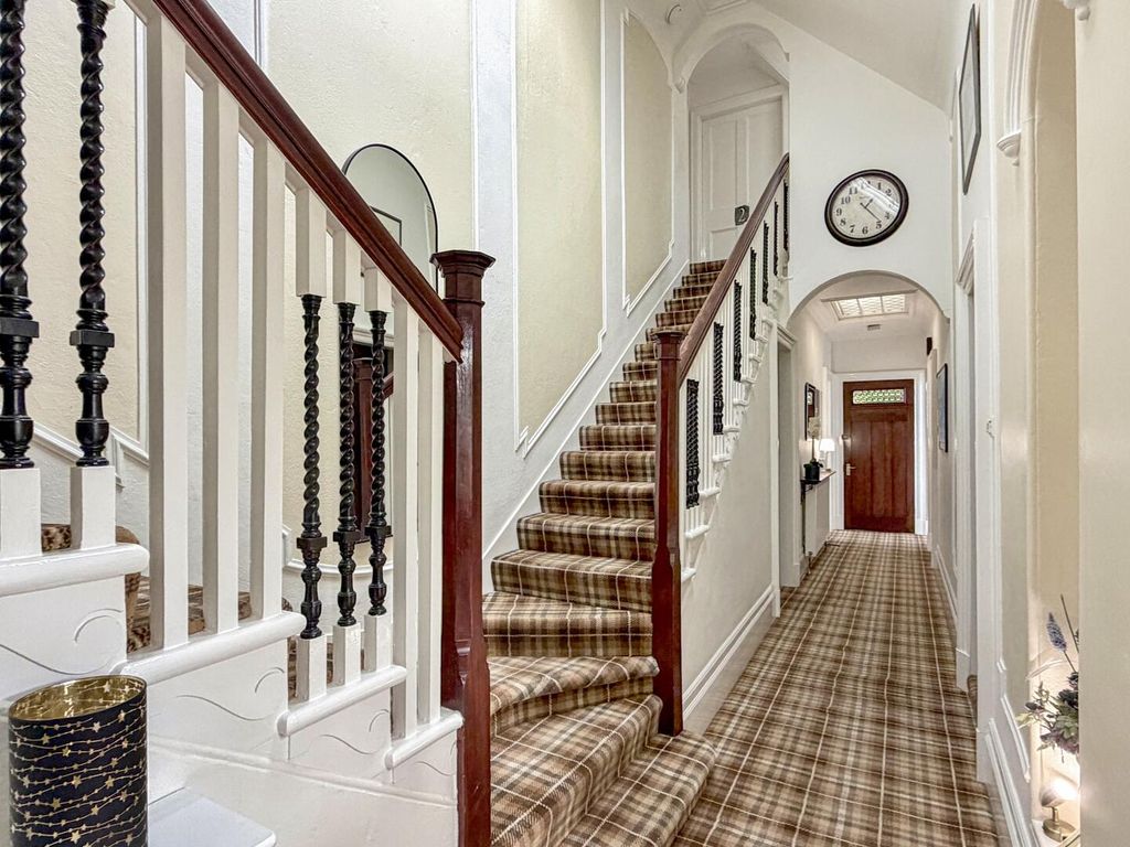 Property photo 3 of 49 Hallway