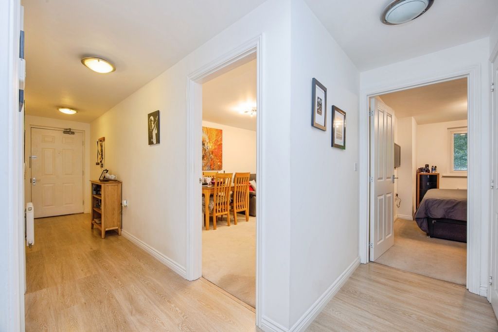 Property photo 2 of 17 Photo