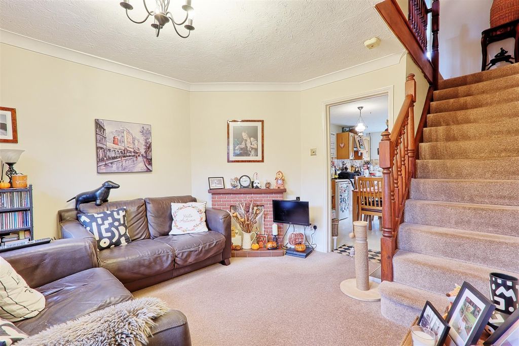 Property photo 3 of 12 Img_7947_8_9_Easyhdr-Interior3.Jpg