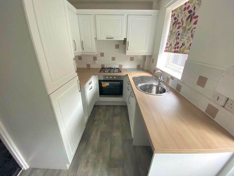 Property photo 2 of 9 Kitchen