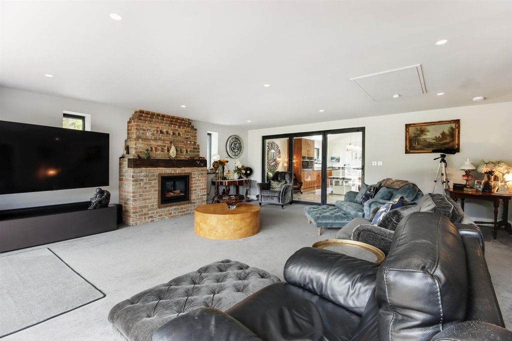 Property photo 2 of 21 61471_030.Jpg