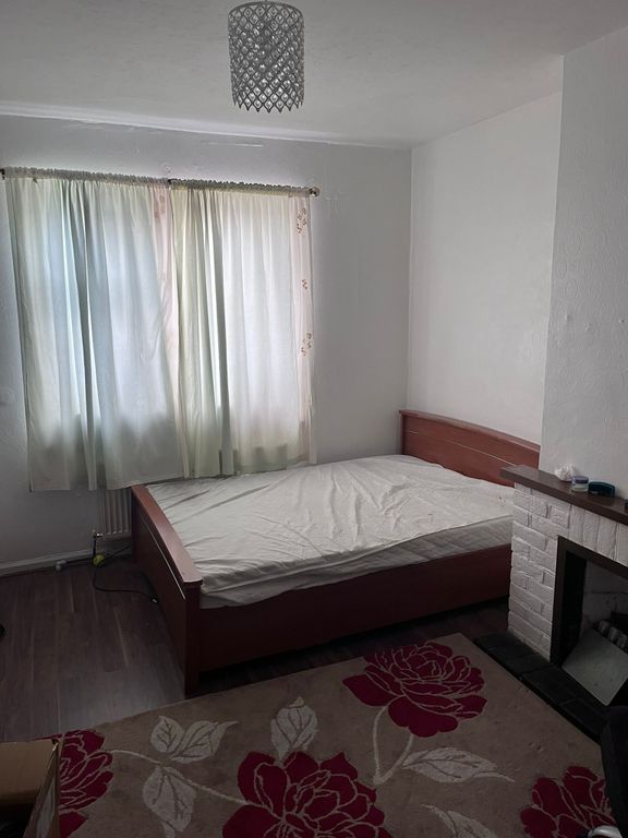 Property photo 1 of 3