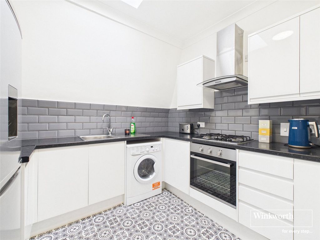 Property photo 3 of 10 Seperate Kitchen