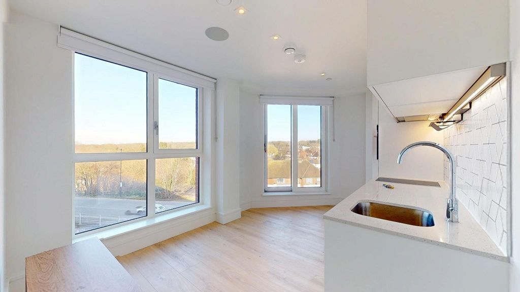 Property photo 1 of 21 Living Room