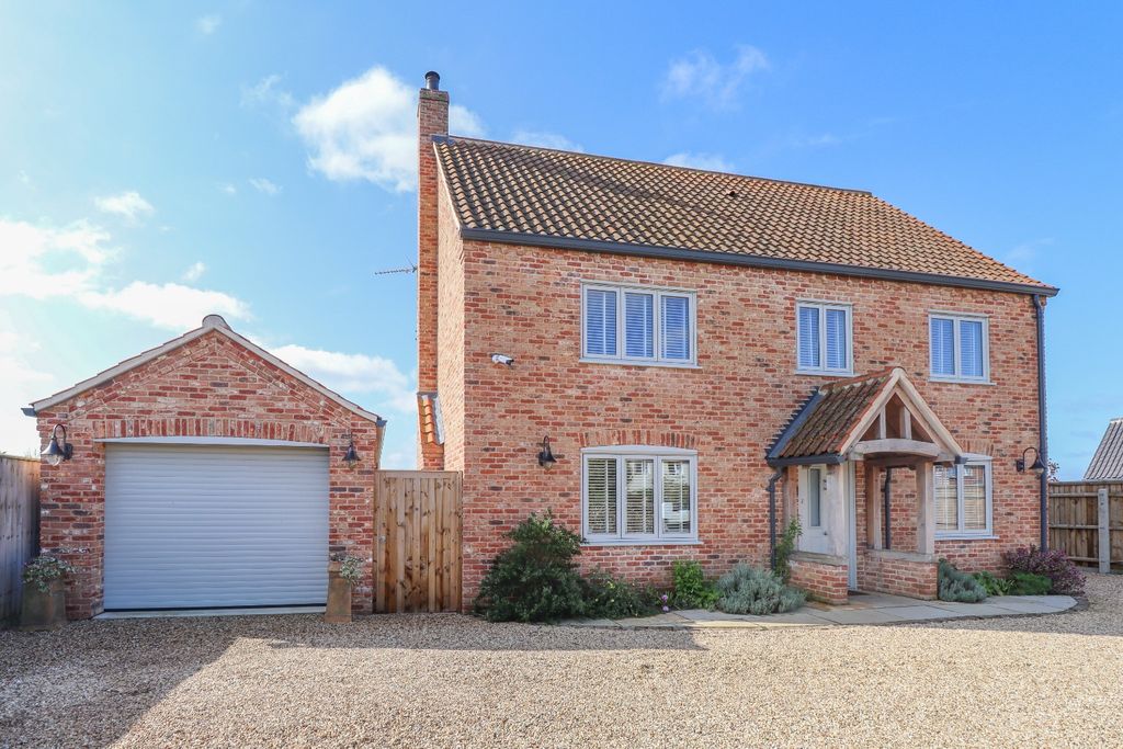 Property photo 1 of 36 2074661