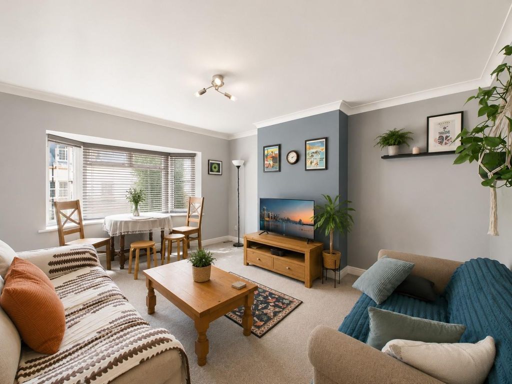 Property photo 1 of 12 Lounge.Jpg