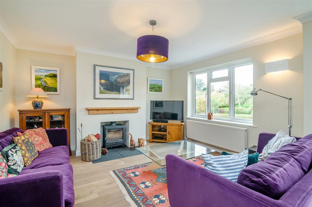 Property photo 3 of 42