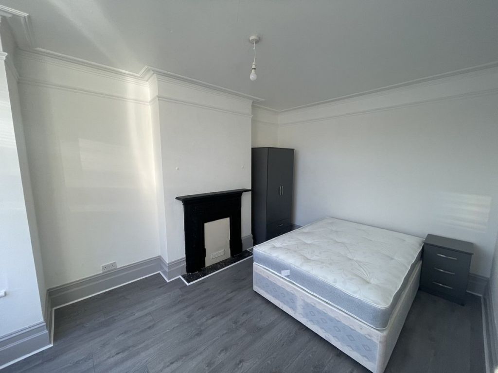 Property photo 2 of 5 Bedroom