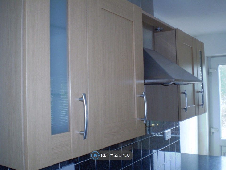 Property photo 3 of 16 Kitchen