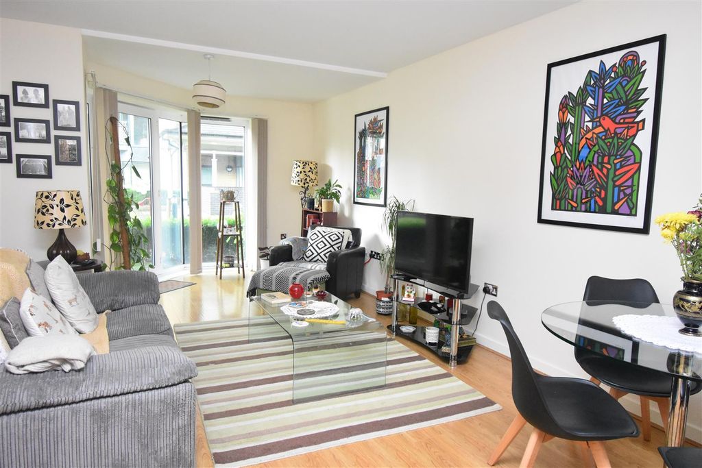 Property photo 3 of 10 Open Plan Living