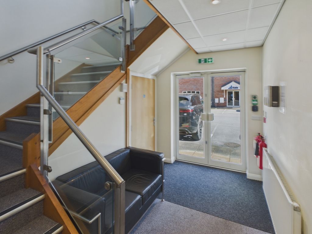 Property photo 3 of 8 Photo 6