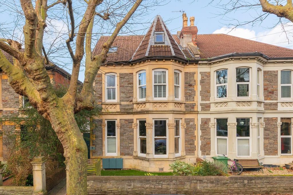 Property photo 2 of 49 0C8Rke - External C.Jpg