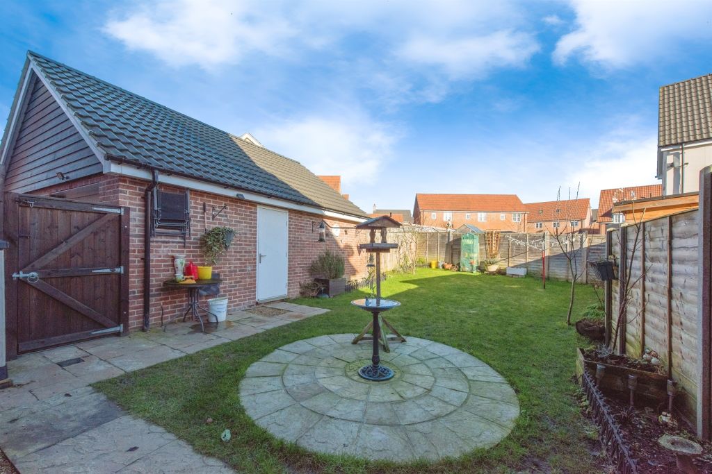 Property photo 2 of 17
