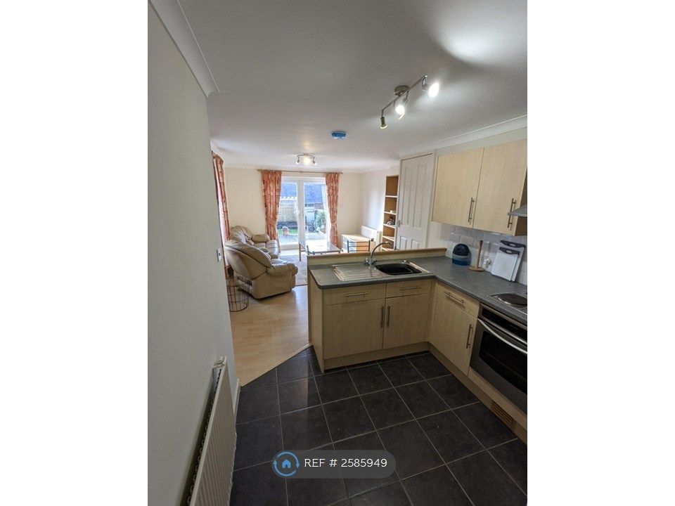 Property photo 2 of 11