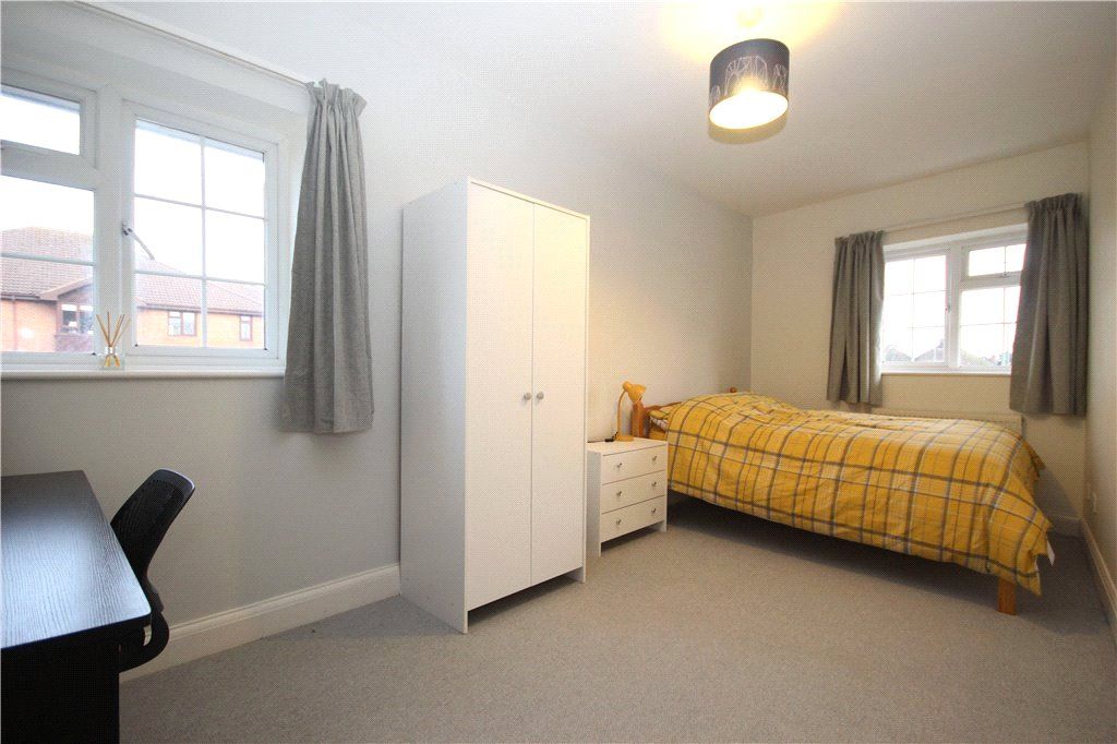 Property photo 1 of 6 Bedroom