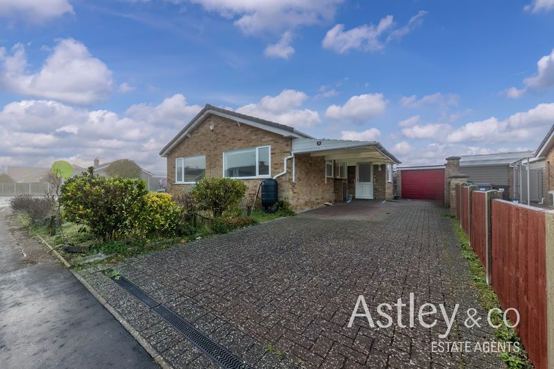 Property photo 2 of 14 Driveway