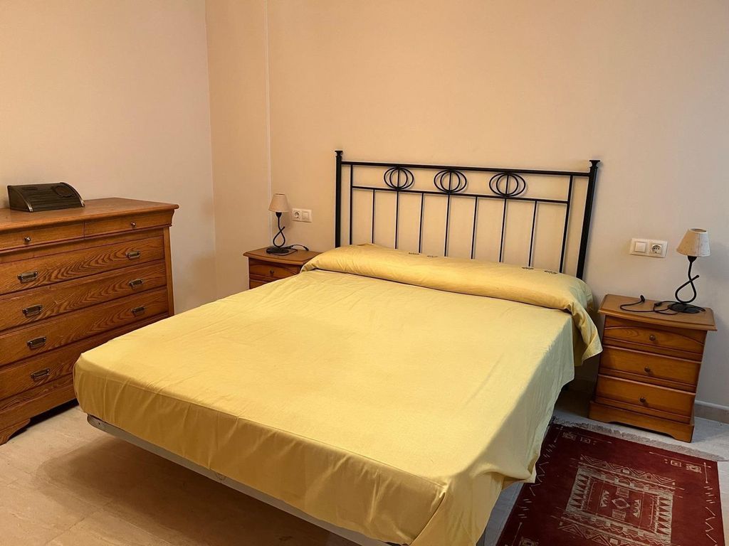 Property photo 2 of 33
