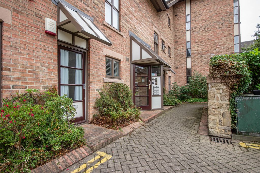 Property photo 1 of 10 1
