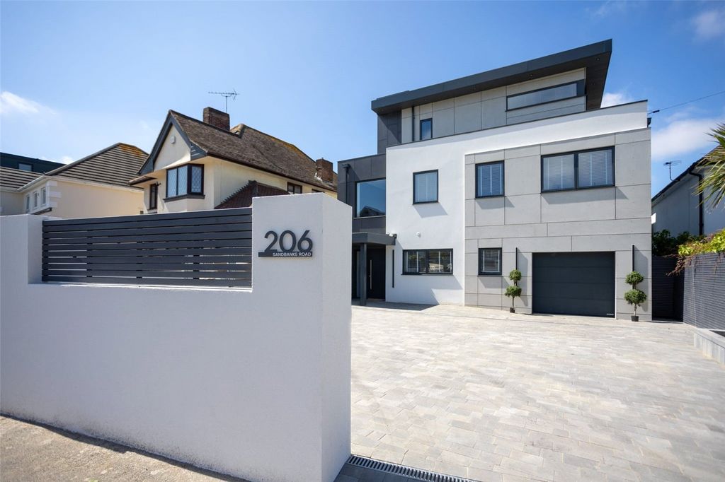 Property photo 1 of 27 Sandbanks Road