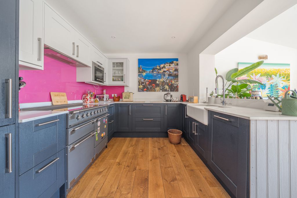 Property photo 2 of 14 Kitchen