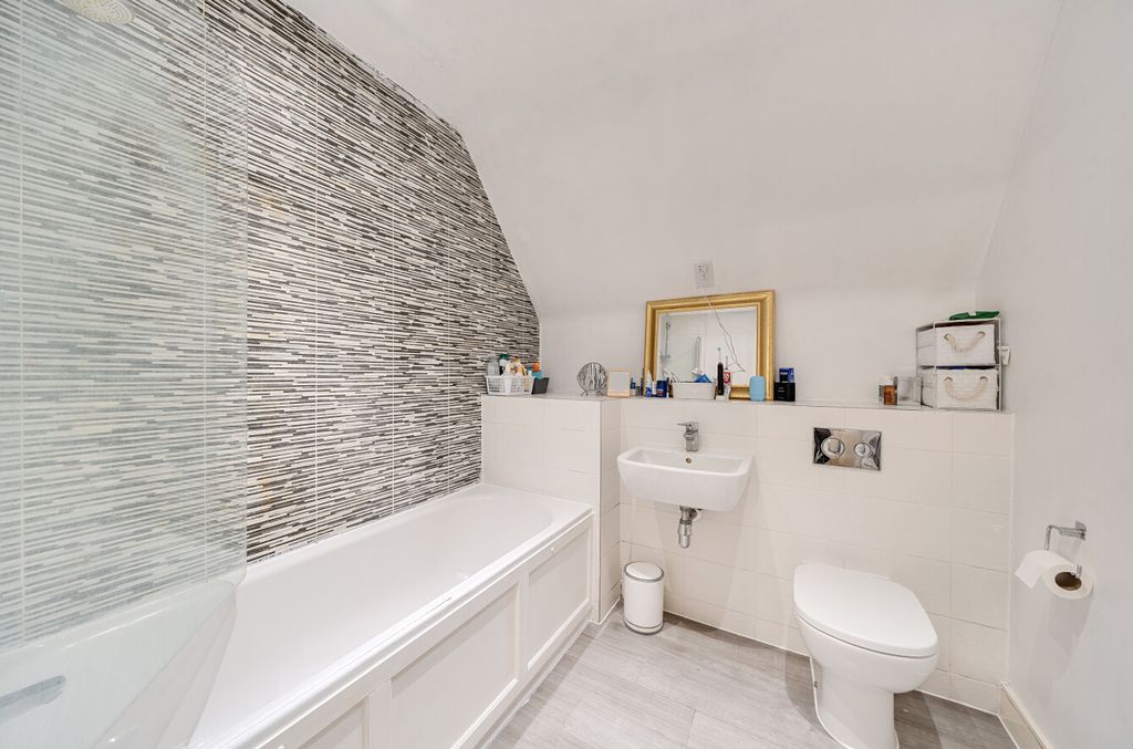 Property photo 3 of 20 1422079-1-69B95dc...
