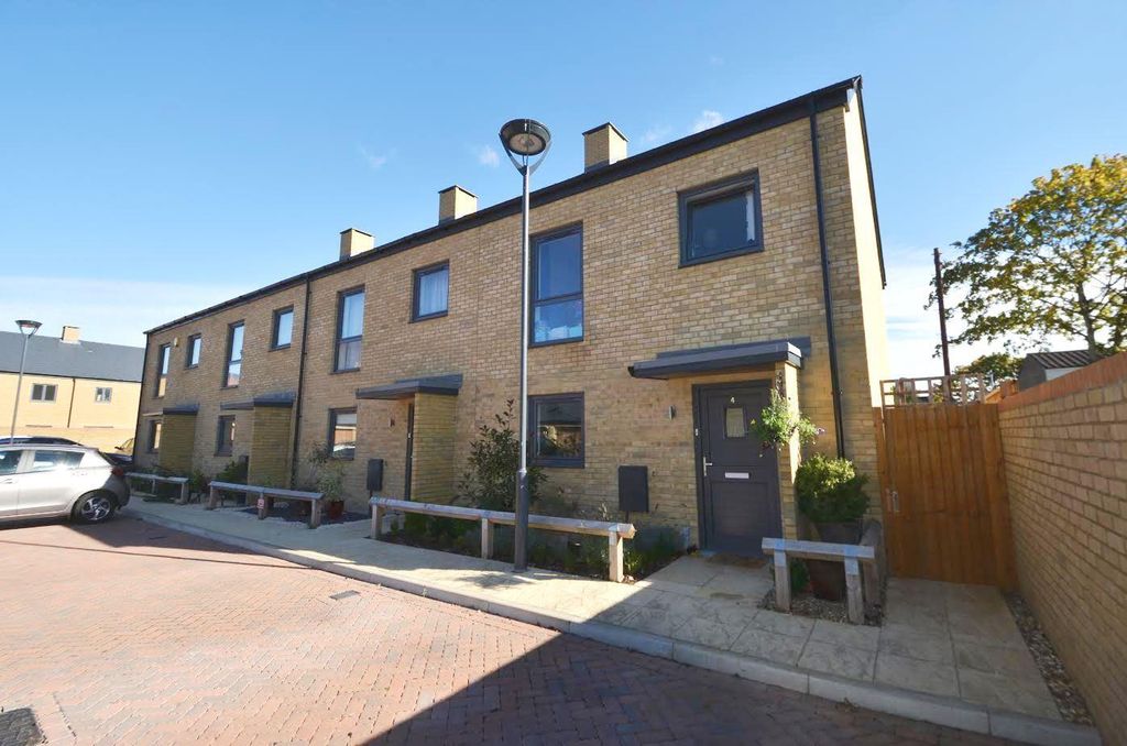 Property photo 1 of 13 External
