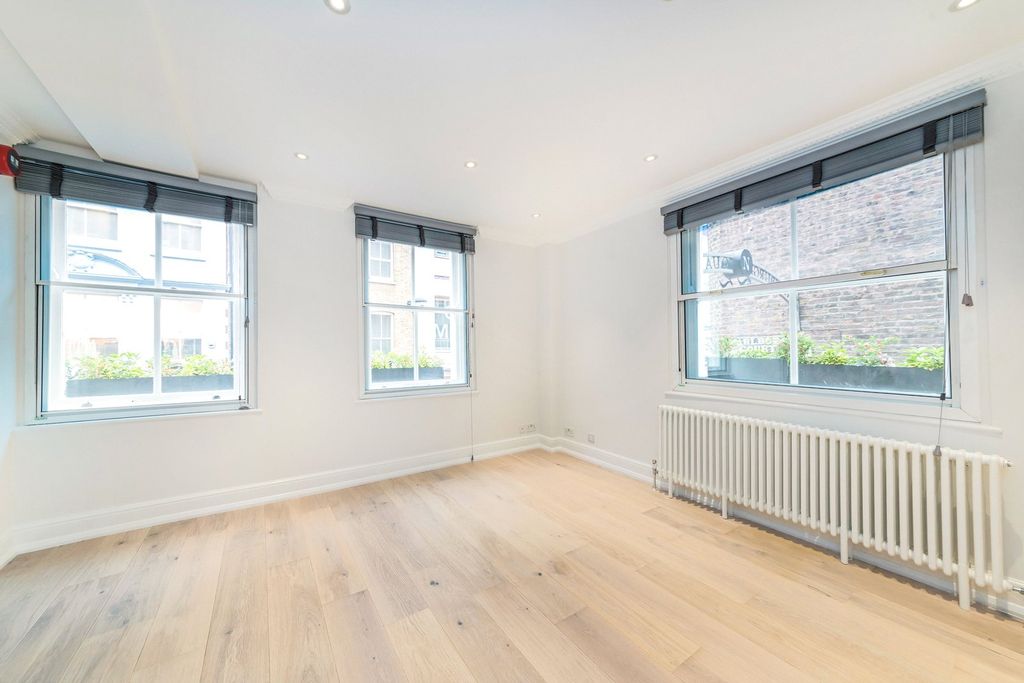 Property photo 1 of 7 Carnaby Street