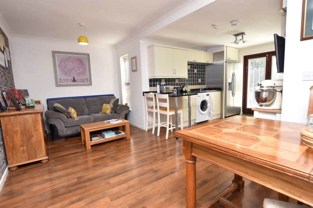 Property photo 3 of 7 Picture No. 06