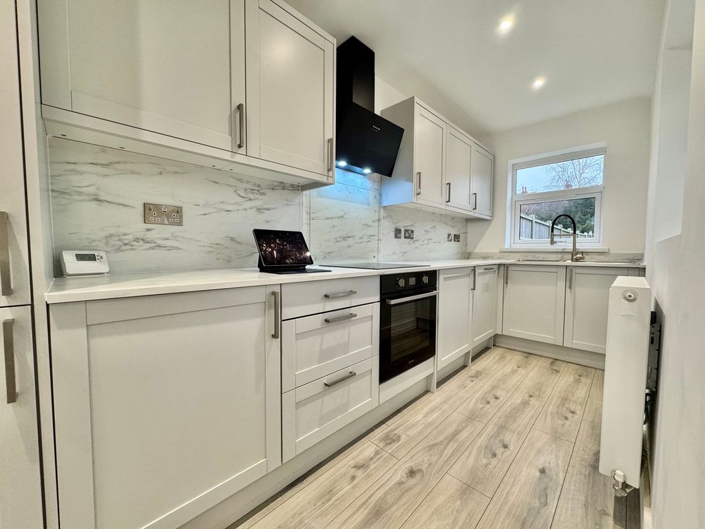 Property photo 2 of 30