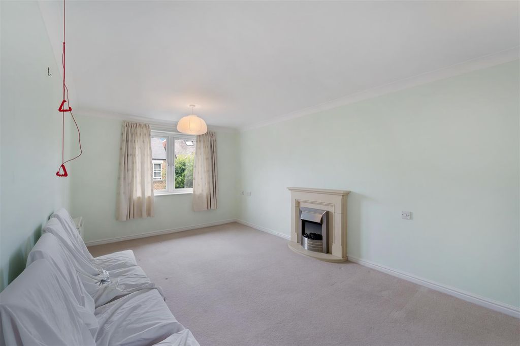 Property photo 3 of 13 Bradbury Court (2).Jpg
