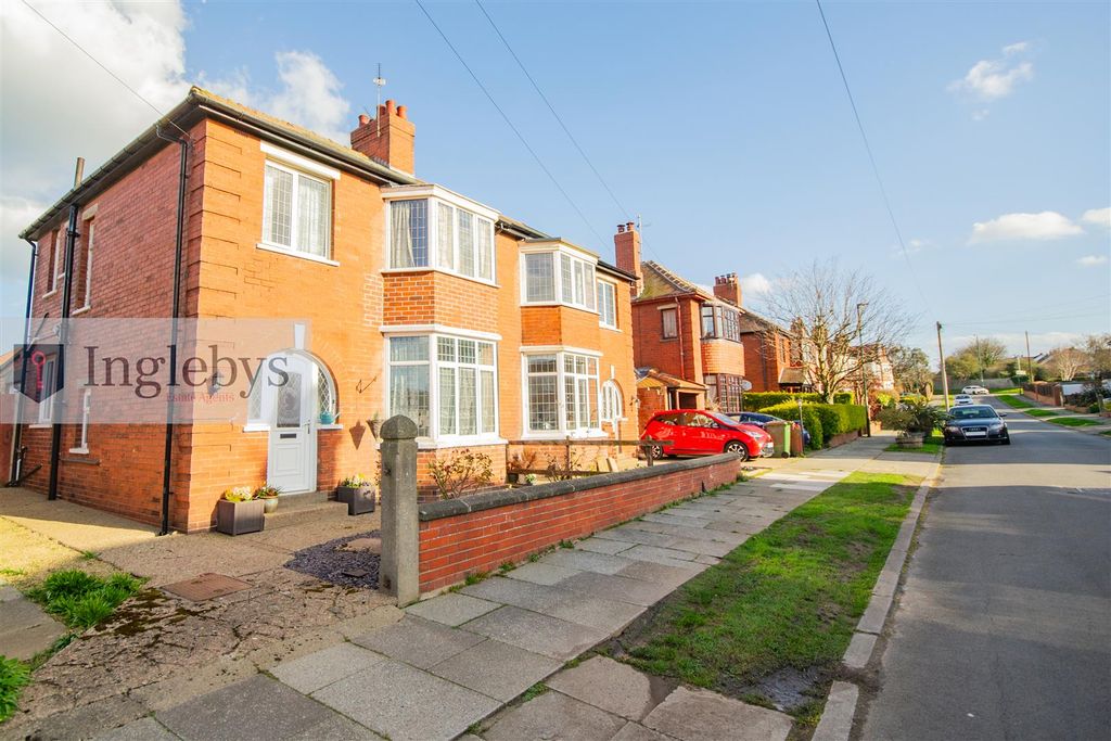 Property photo 1 of 27