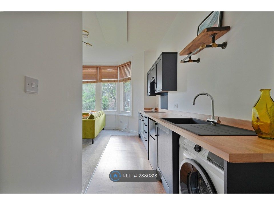 Property photo 2 of 25