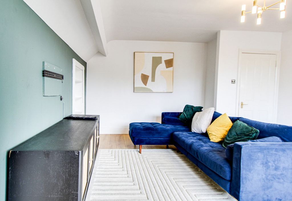 Property photo 2 of 9 Photo 8