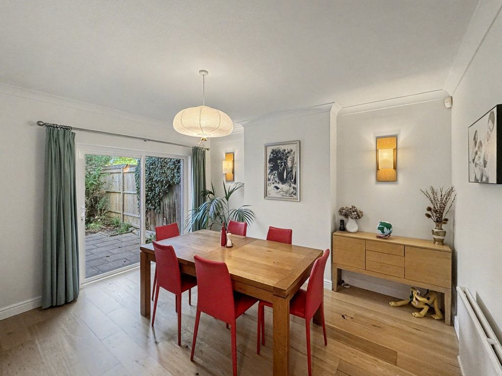 Property photo 3 of 28