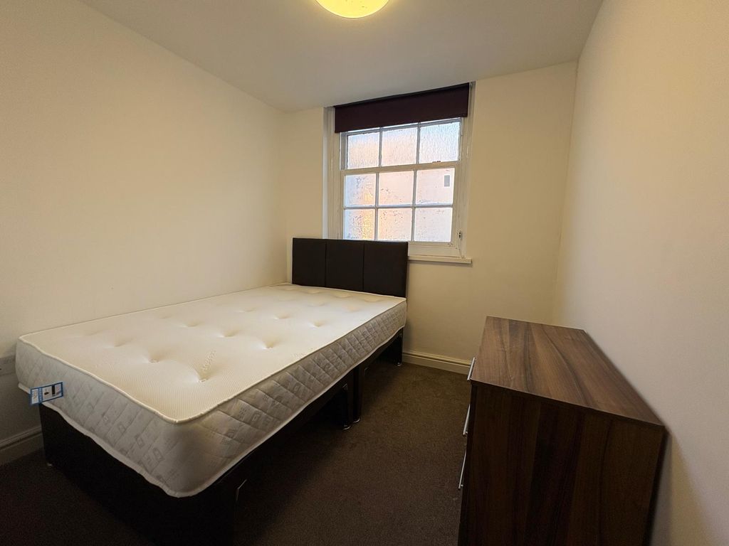 Property photo 1 of 3 Room 203, Harts House