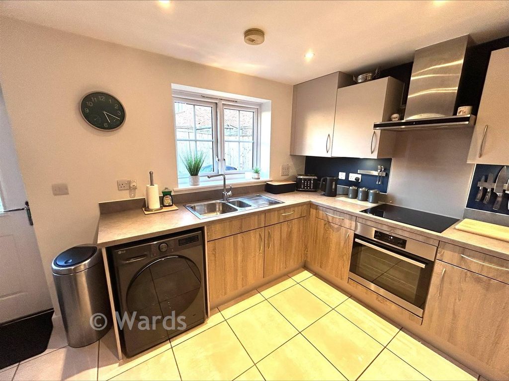 Property photo 3 of 13 Kitchen