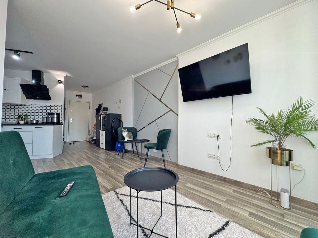 Property photo 2 of 18