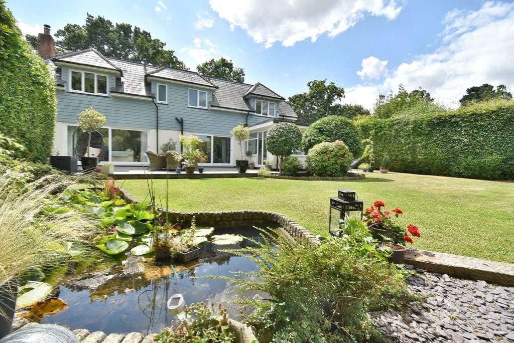 Property photo 2 of 33