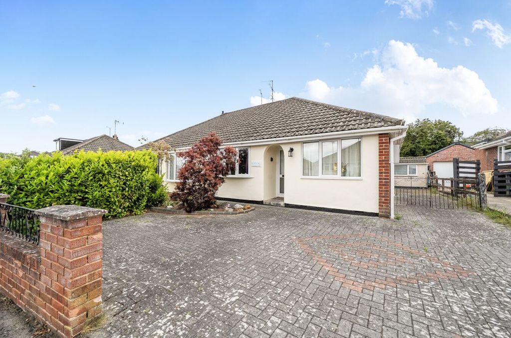 Property photo 1 of 12 146598910
