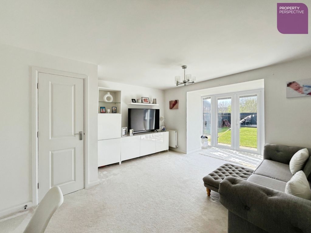 Property photo 3 of 15 Living Room