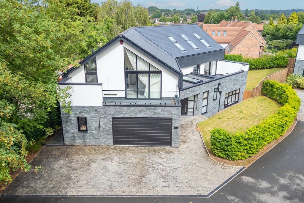 Property photo 2 of 22