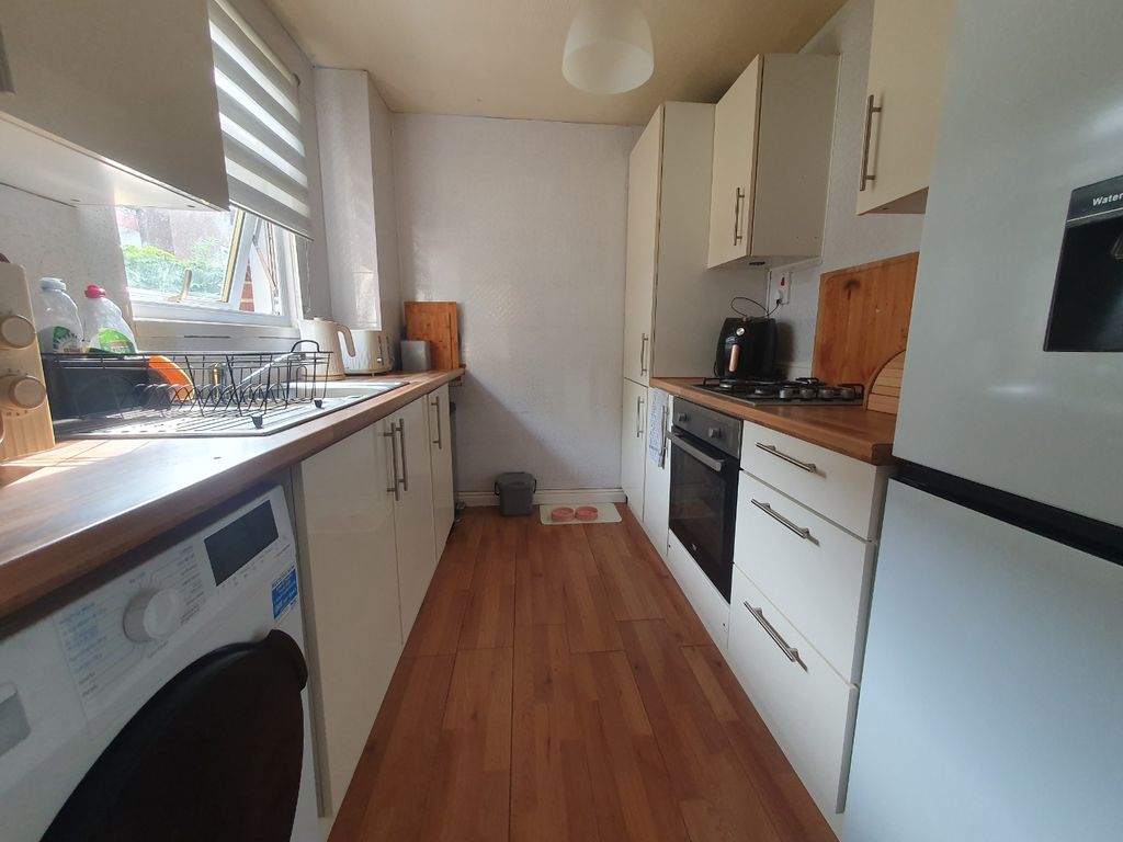 Property photo 2 of 9 4470032