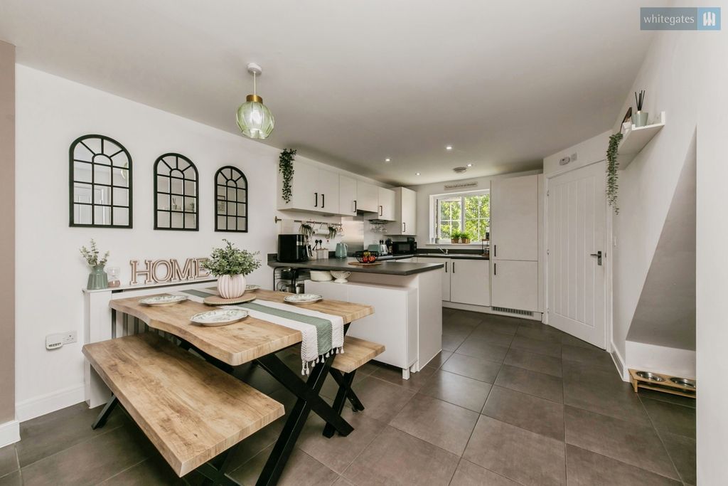 Property photo 2 of 17 Pbox-Img.Jpg