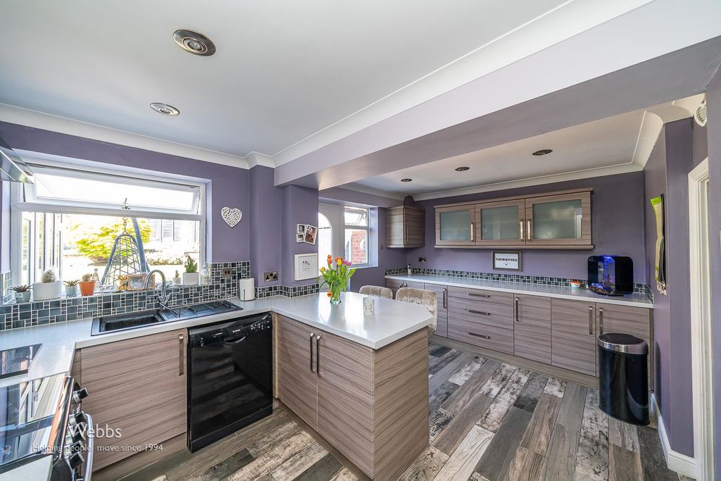 Property photo 2 of 23 Â© Webbs Estate Agents Â© (11 Of 93).Jpg