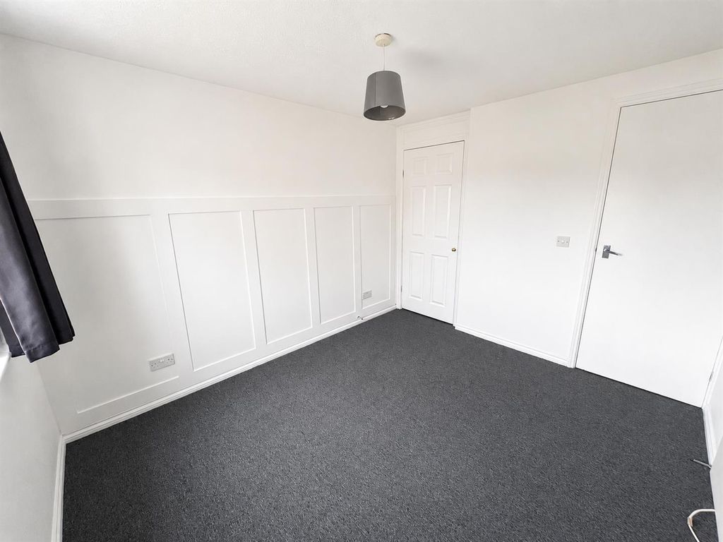 Property photo 3 of 11 Bedroom 1.Png