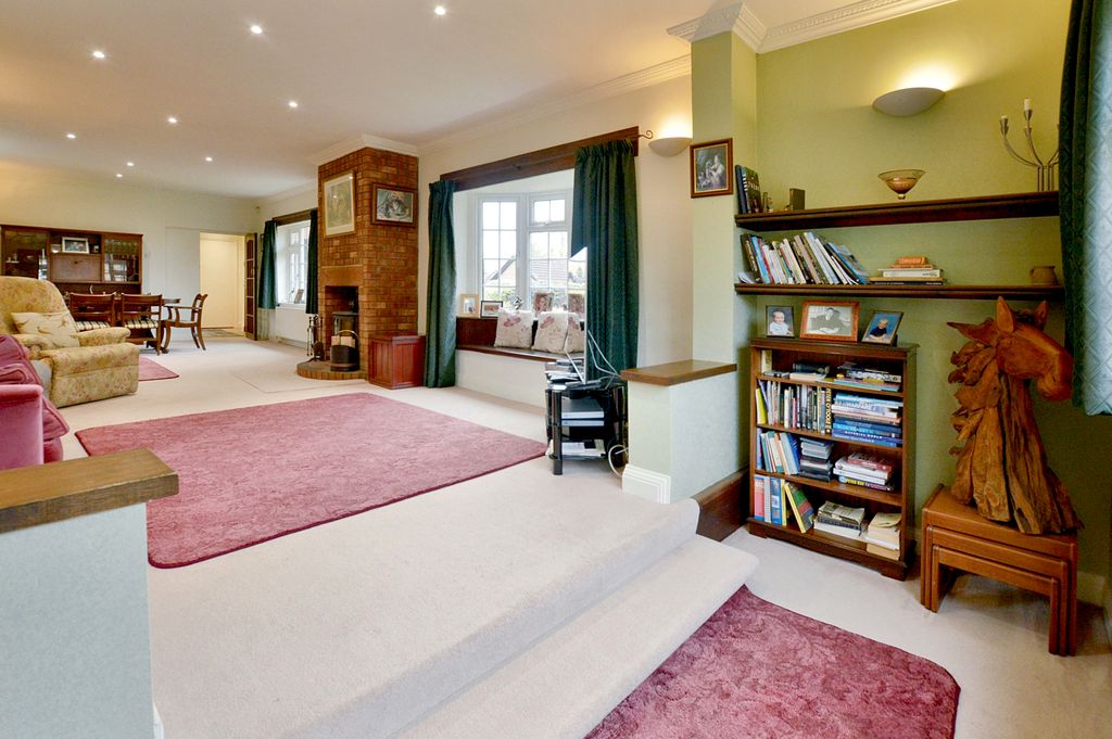 Property photo 2 of 37