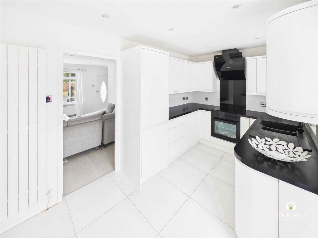 Property photo 2 of 13 Picture No. 11