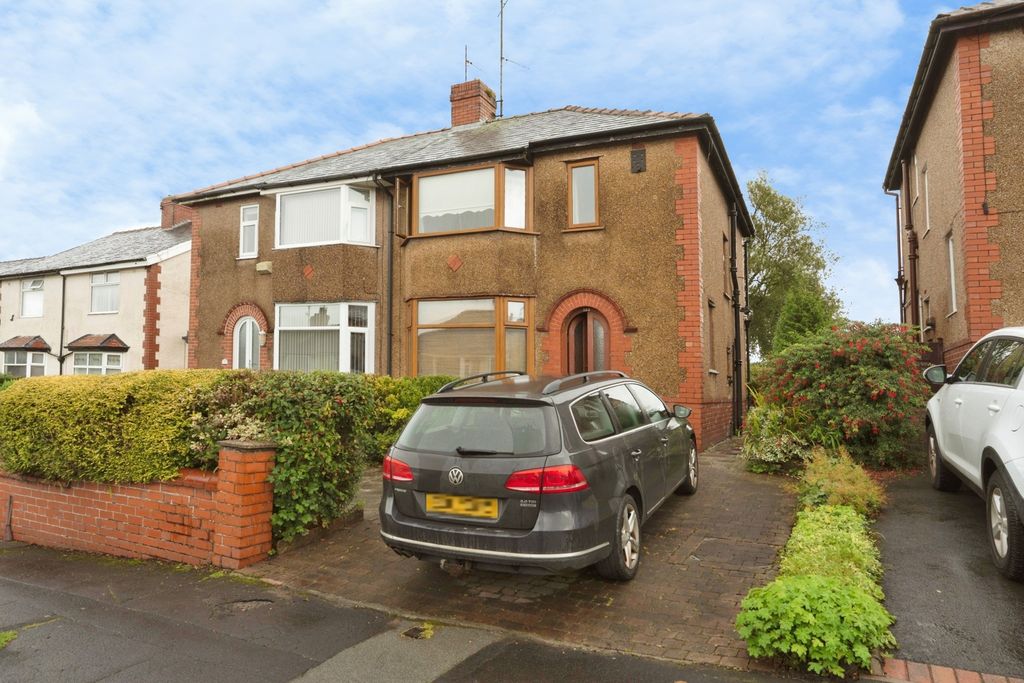 Property photo 1 of 16 External