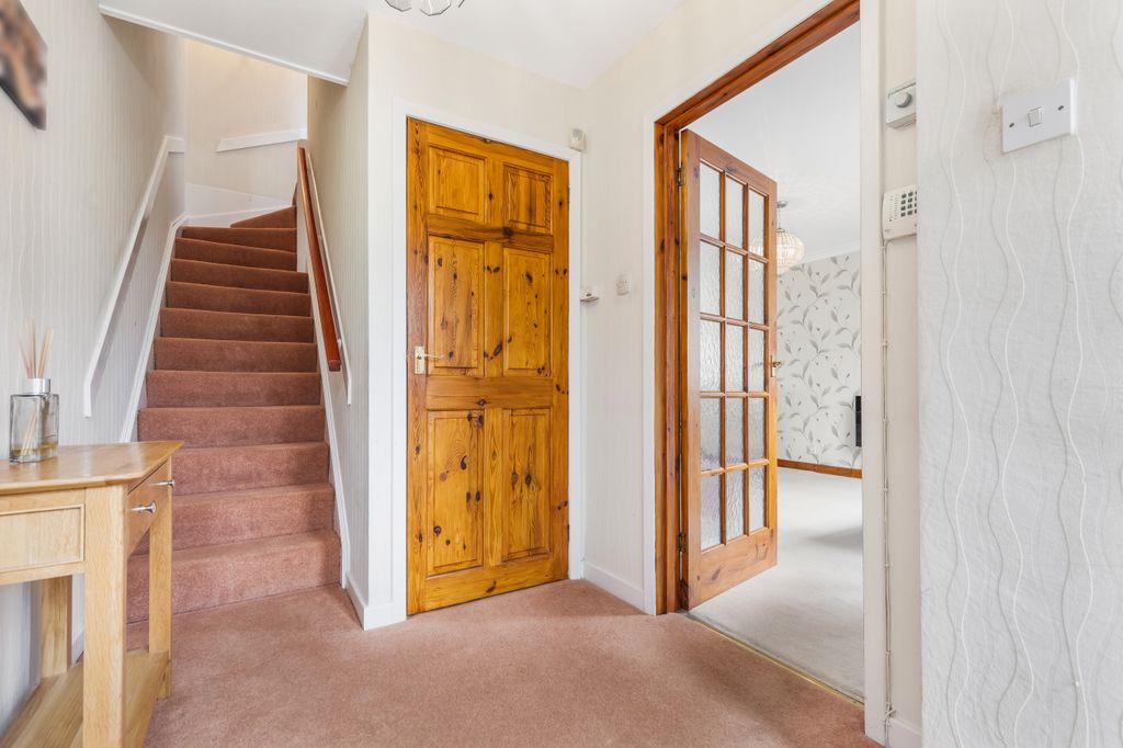 Property photo 2 of 37